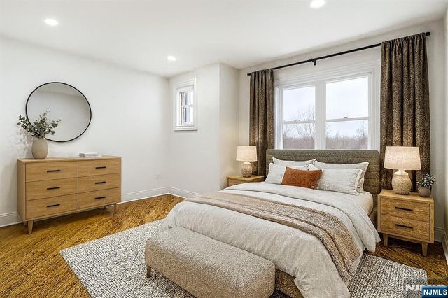 32 Marquis Court, Edgewater, NJ 07020