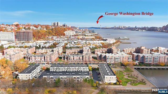 32 Marquis Court, Edgewater, NJ 07020