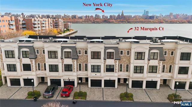 32 Marquis Court, Edgewater, NJ 07020