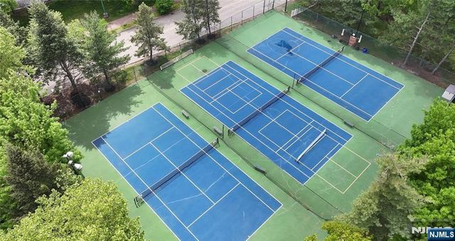 32 Marquis Court, Edgewater, NJ 07020