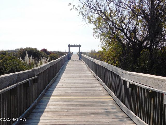 7535 Wallace Place SW, Sunset Beach, NC 28468