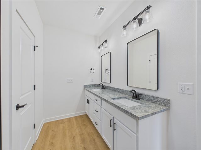 23 Ironside Lane, Bella Vista, AR 72715