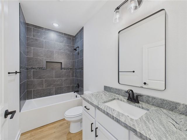 23 Ironside Lane, Bella Vista, AR 72715