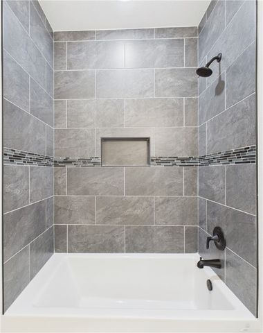 23 Ironside Lane, Bella Vista, AR 72715