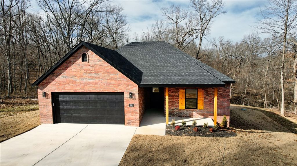 23 Ironside Lane, Bella Vista, AR 72715