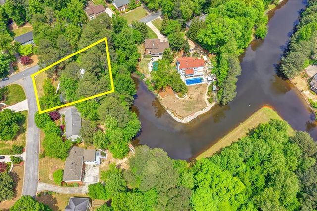 3879 Rainforest Circle, Peachtree Corners, GA 30092