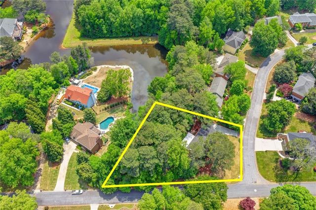 3879 Rainforest Circle, Peachtree Corners, GA 30092