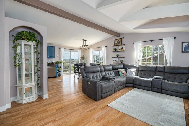 5660 William Ln, Lincoln, CA 95648