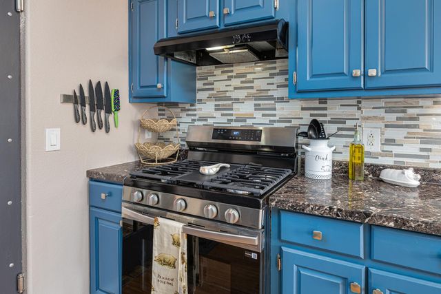 5660 William Ln, Lincoln, CA 95648