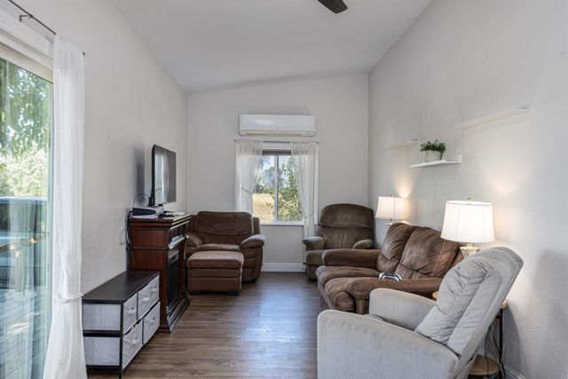 5660 William Ln, Lincoln, CA 95648