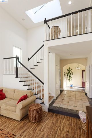 4903 Stoneridge Ct, Oakland, CA 94605