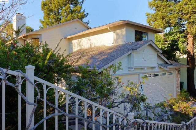 4903 Stoneridge Ct, Oakland, CA 94605