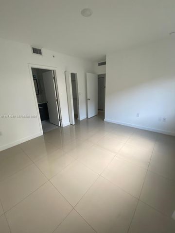 423 E 27th St 102, Hialeah, FL 33013