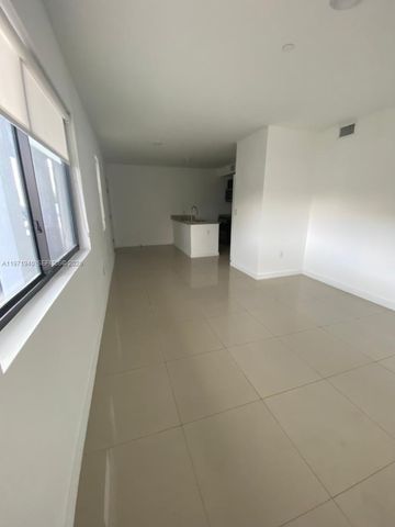 423 E 27th St 102, Hialeah, FL 33013