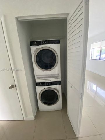 423 E 27th St 102, Hialeah, FL 33013