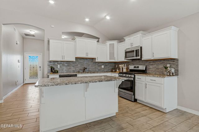 13912 LOREINA LUZ Avenue, El Paso, TX 79928