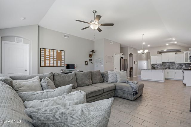 13912 LOREINA LUZ Avenue, El Paso, TX 79928