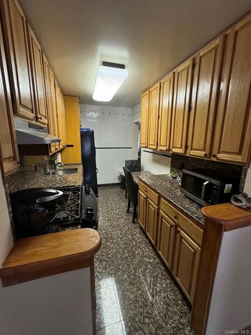 151-15 84th Street 3H, Howard Beach, NY 11414