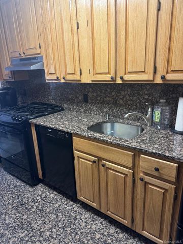 151-15 84th Street 3H, Howard Beach, NY 11414