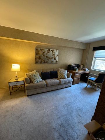 151-15 84th Street 3H, Howard Beach, NY 11414