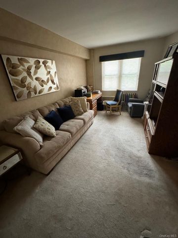 151-15 84th Street 3H, Howard Beach, NY 11414
