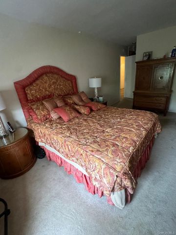 151-15 84th Street 3H, Howard Beach, NY 11414