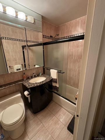 151-15 84th Street 3H, Howard Beach, NY 11414