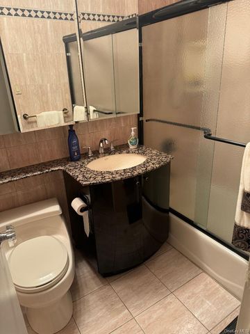 151-15 84th Street 3H, Howard Beach, NY 11414