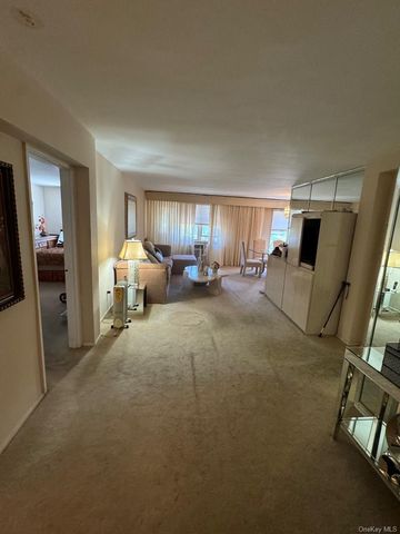 151-15 84th Street 3H, Howard Beach, NY 11414
