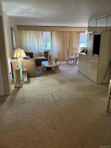 151-15 84th Street 3H, Howard Beach, NY 11414