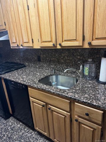 151-15 84th Street 3H, Howard Beach, NY 11414