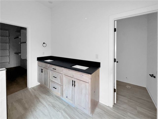 1810 E Fiji Street, Fayetteville, AR 72701