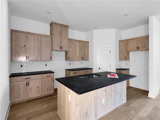 1810 E Fiji Street, Fayetteville, AR 72701