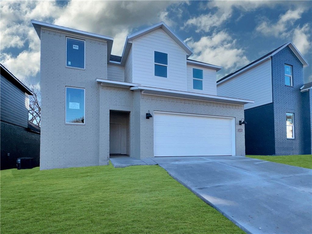 1810 E Fiji Street, Fayetteville, AR 72701