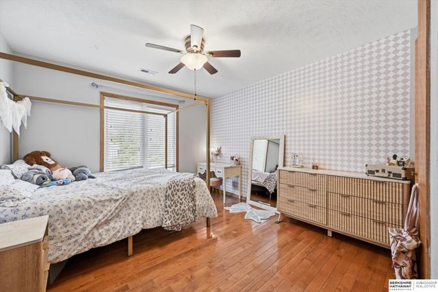 1117 Creighton Road, Papillion, NE 68046