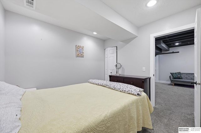 1117 Creighton Road, Papillion, NE 68046