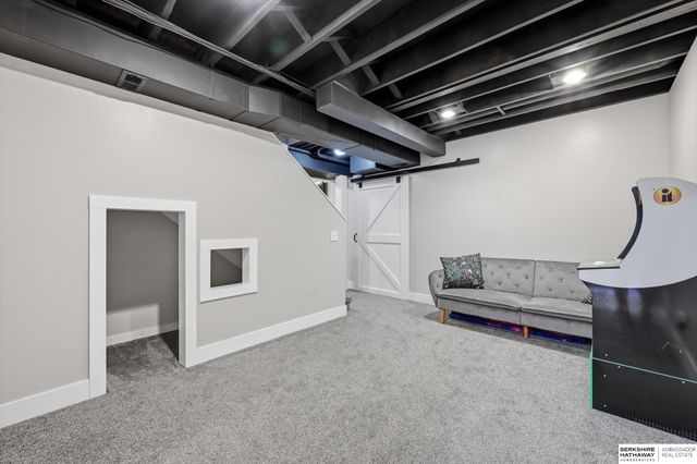 1117 Creighton Road, Papillion, NE 68046