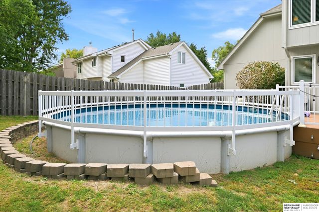 1117 Creighton Road, Papillion, NE 68046