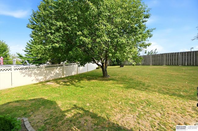 1117 Creighton Road, Papillion, NE 68046