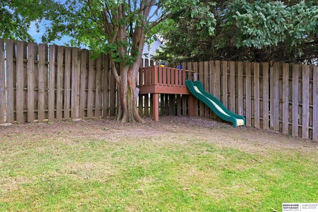 1117 Creighton Road, Papillion, NE 68046