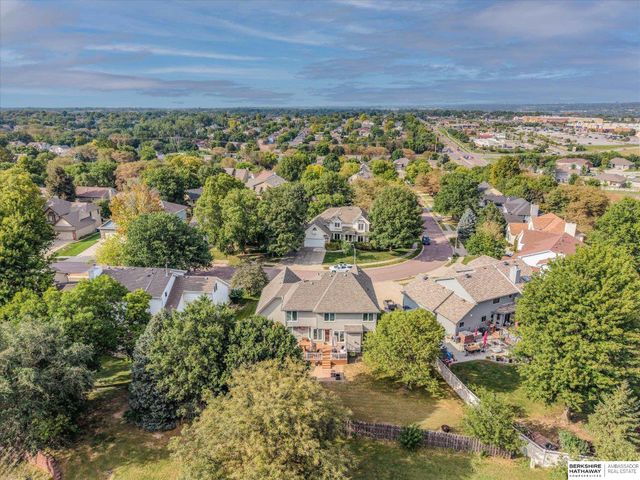 1117 Creighton Road, Papillion, NE 68046