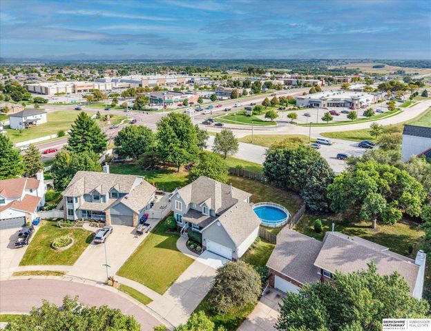 1117 Creighton Road, Papillion, NE 68046