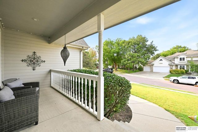 1117 Creighton Road, Papillion, NE 68046