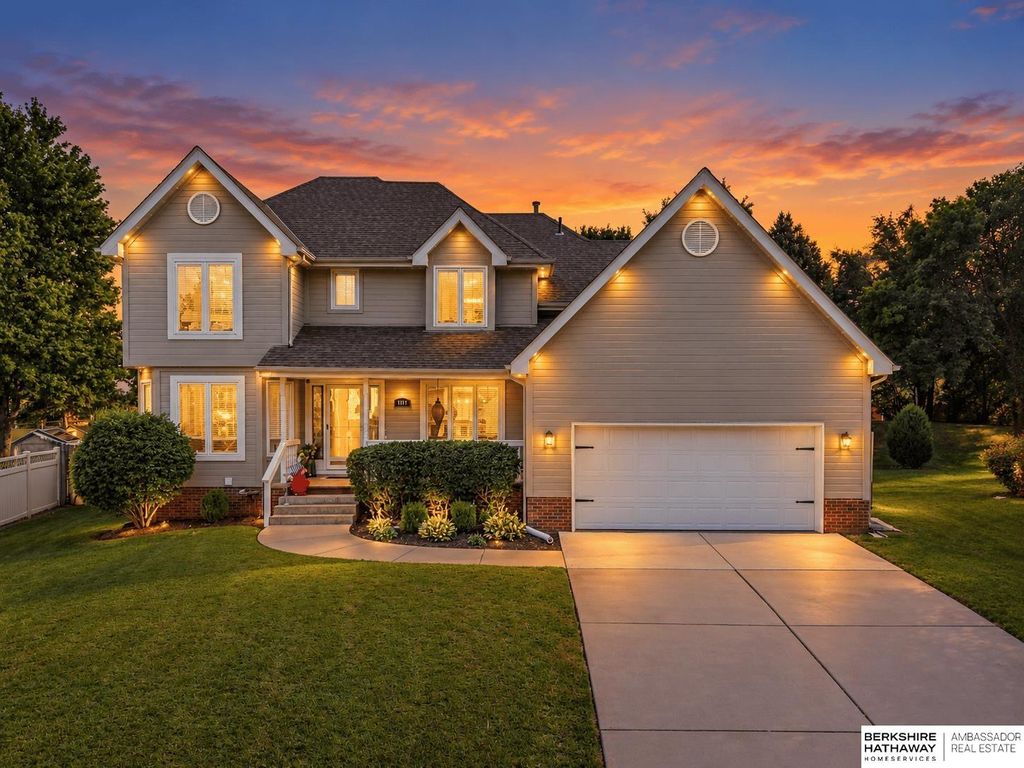 1117 Creighton Road, Papillion, NE 68046