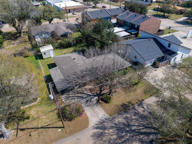 2439 Oaklawn, Lake Charles, LA 70605