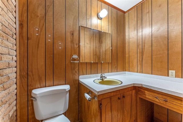 2439 Oaklawn, Lake Charles, LA 70605