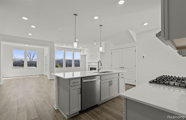 5570 E Spaniel Drive, Ann Arbor, MI 48108