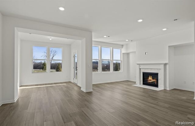 5570 E Spaniel Drive, Ann Arbor, MI 48108