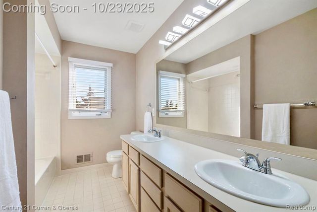 19234 Windridge Drive, Northville, MI 48167