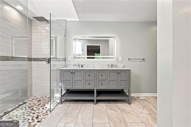 715 Lake Top Way, Roswell, GA 30076
